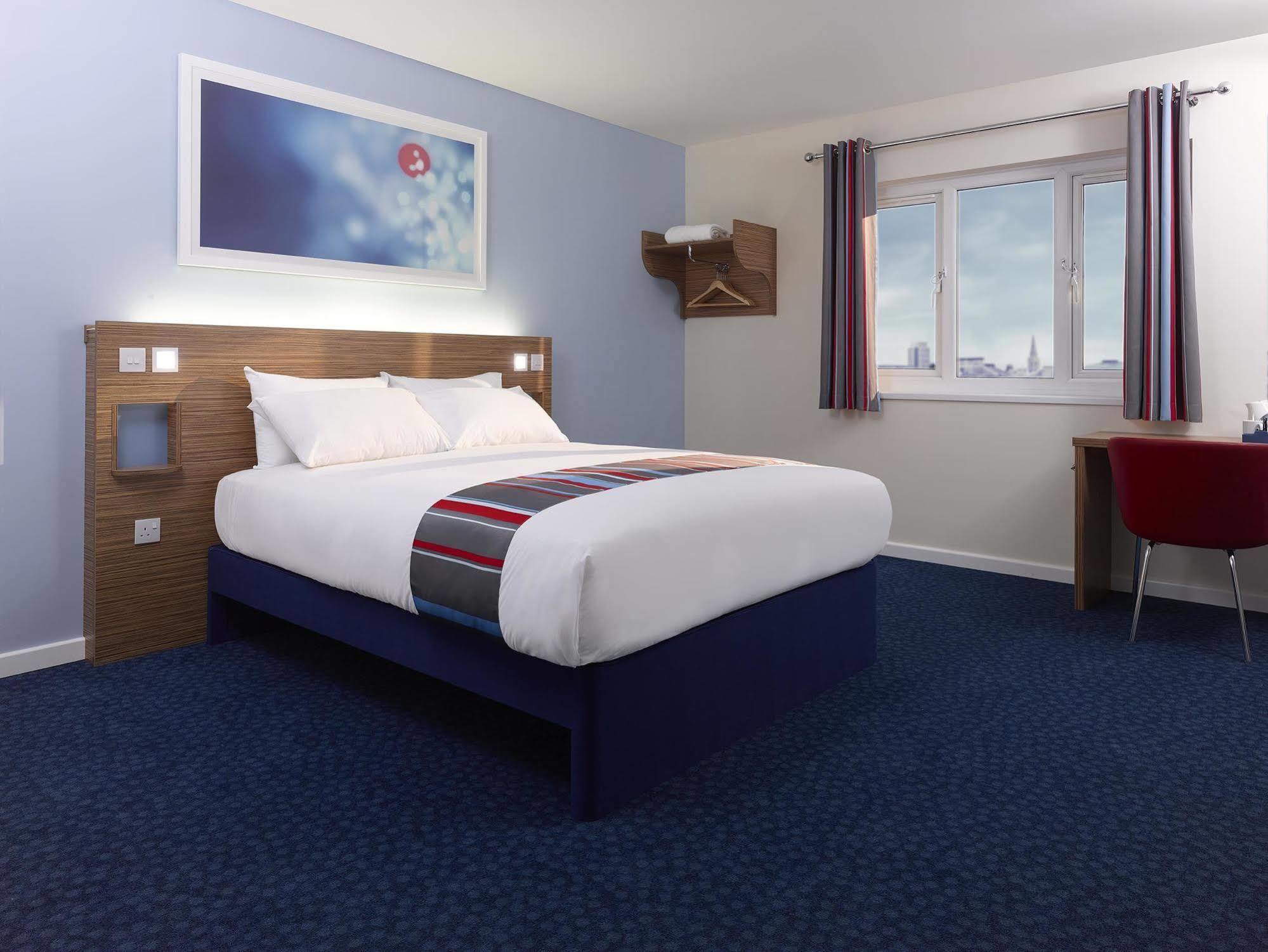 Travelodge London אילינג מראה חיצוני תמונה