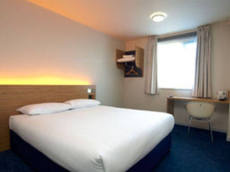 Travelodge London אילינג מראה חיצוני תמונה